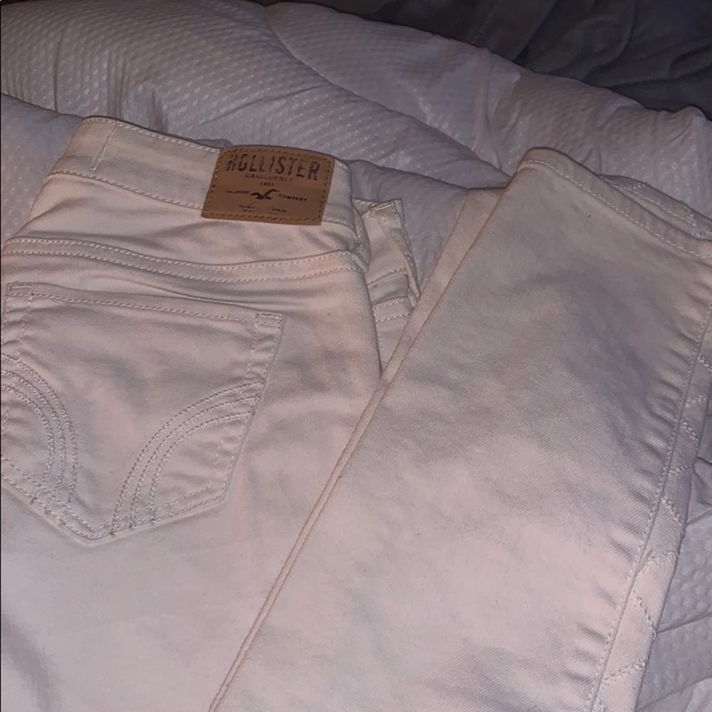 GORGEOUS WHITE JEANS